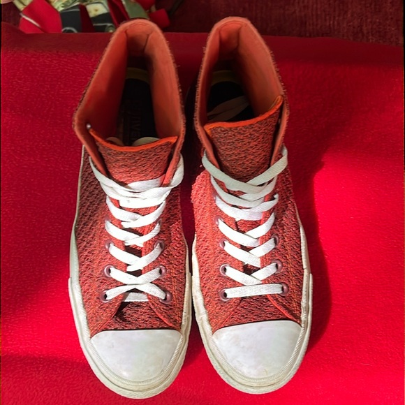 Converse Red High-Top Athletic Shoes Chuck Taylor - Picture 5 of 8